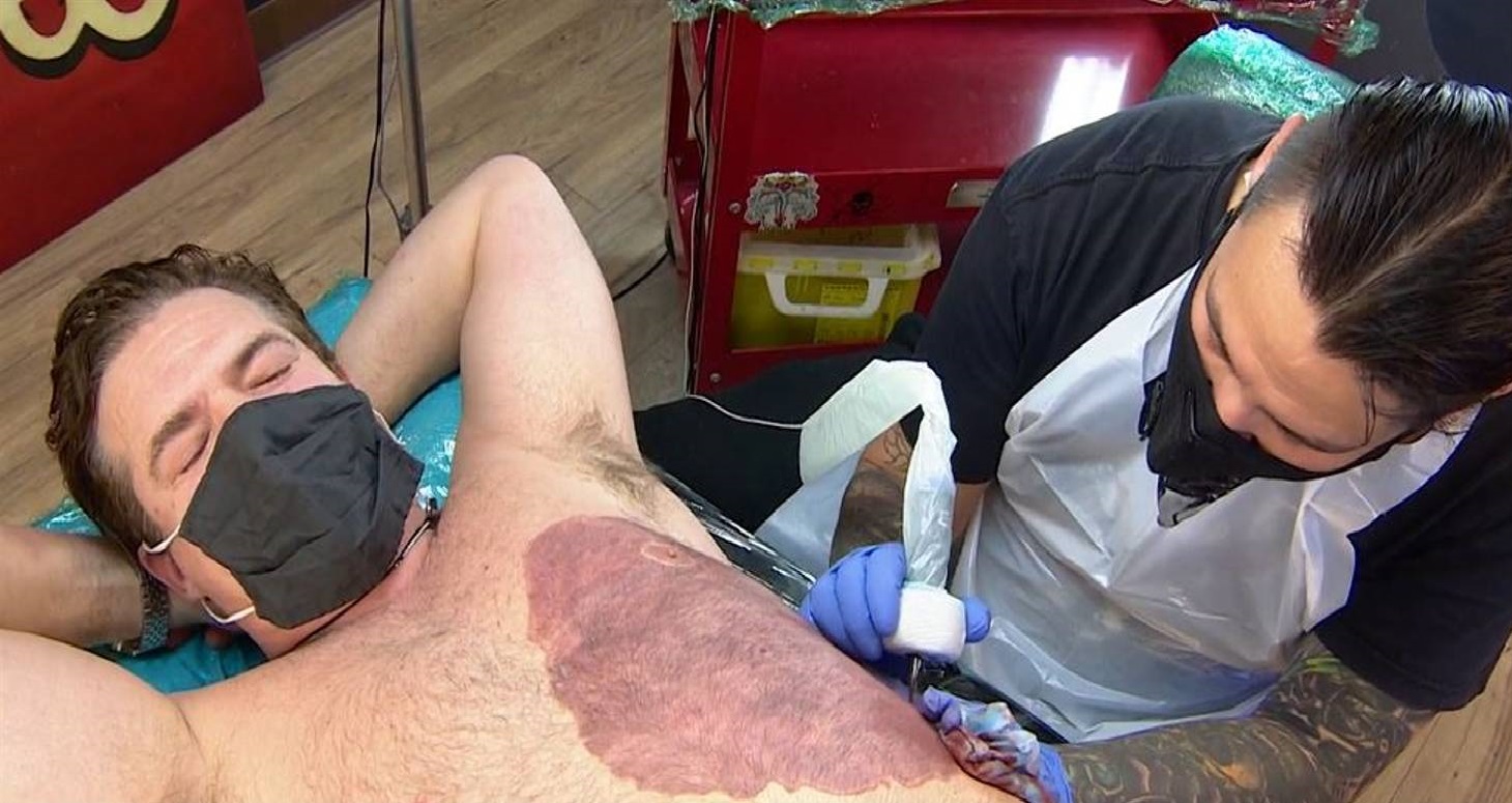 Tattoo Artist Gives Derek Prue the Tattoo Matching His Son's Birthmark