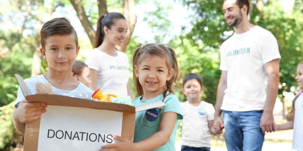 Top 6 Things to Do as Parents to Raise Charitable Kids